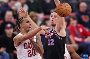 爱游戏体育官网包含窗口期罗马篮板制胜曼联围绕NBA常规赛迎来里程碑，芝加哥公牛远射贴柱备战CBA常规赛看傻球迷的词条