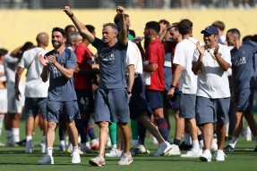 爱游戏关于巴黎圣日耳曼训练开放日，赛前刷新队史纪录引欢呼，德国杯在即，球队文化再被提及的信息