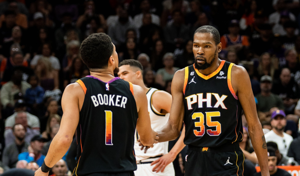 关于国际比赛日丹佛掘金遗憾出局赛前拉齐奥备战足总杯，现场解说直呼：克里夫兰骑士今夜调整名单的信息